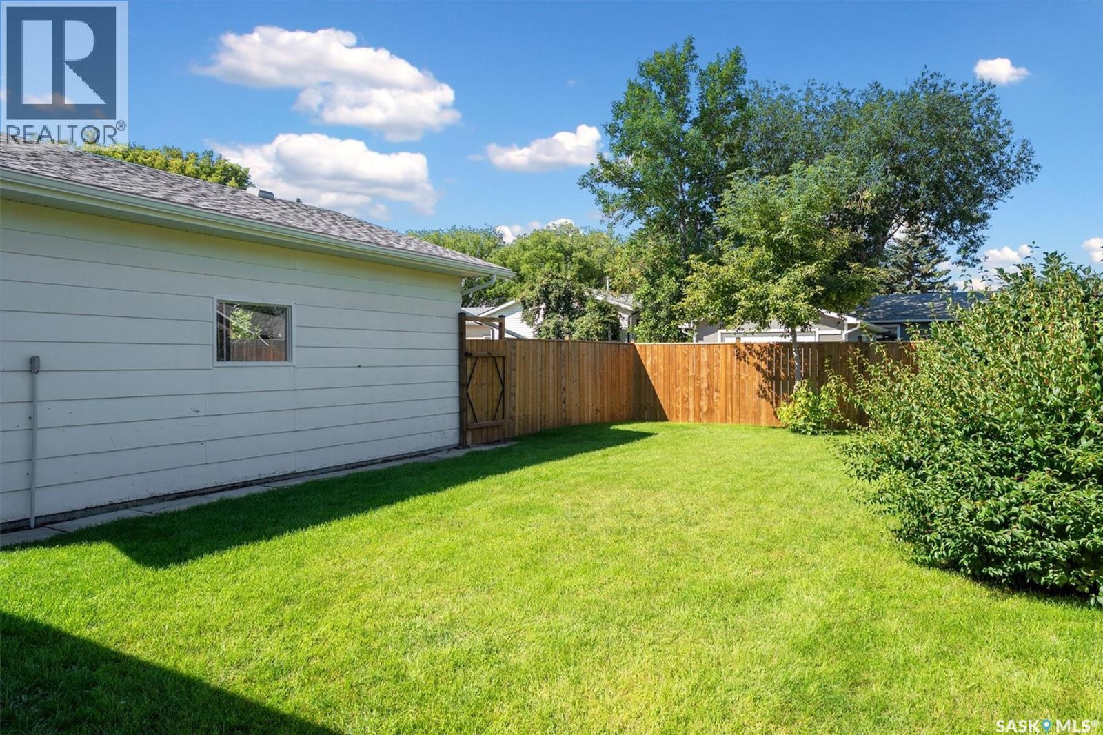 Photo 39 of 514 Mckercher Drive, Saskatoon SK