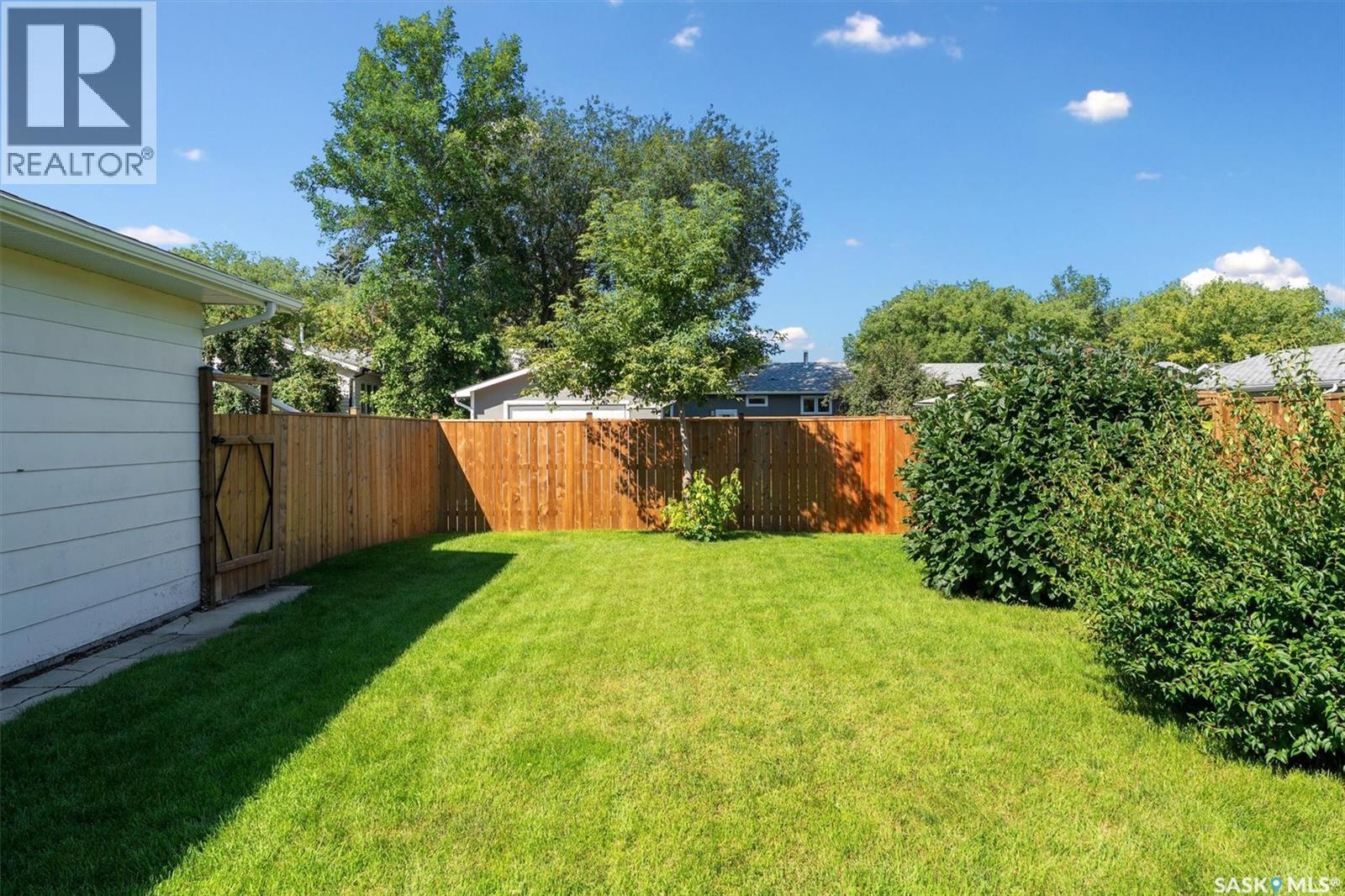 Photo 40 of 514 Mckercher Drive, Saskatoon SK