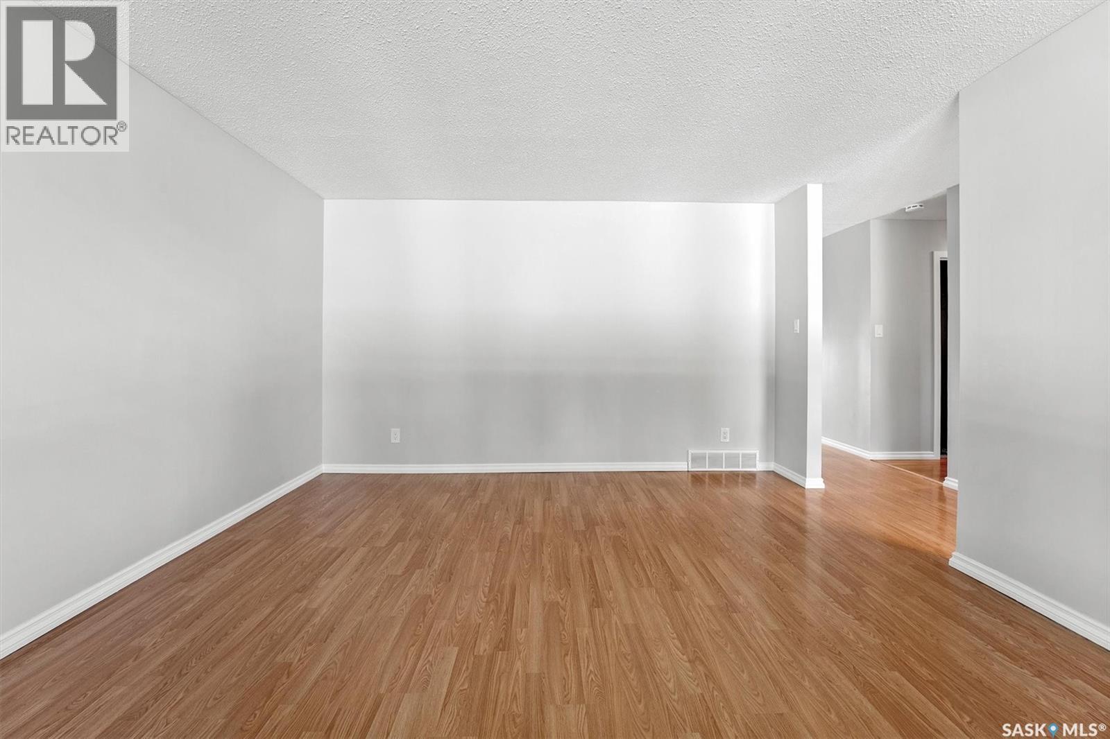 Photo 8 of 514 Mckercher Drive, Saskatoon SK