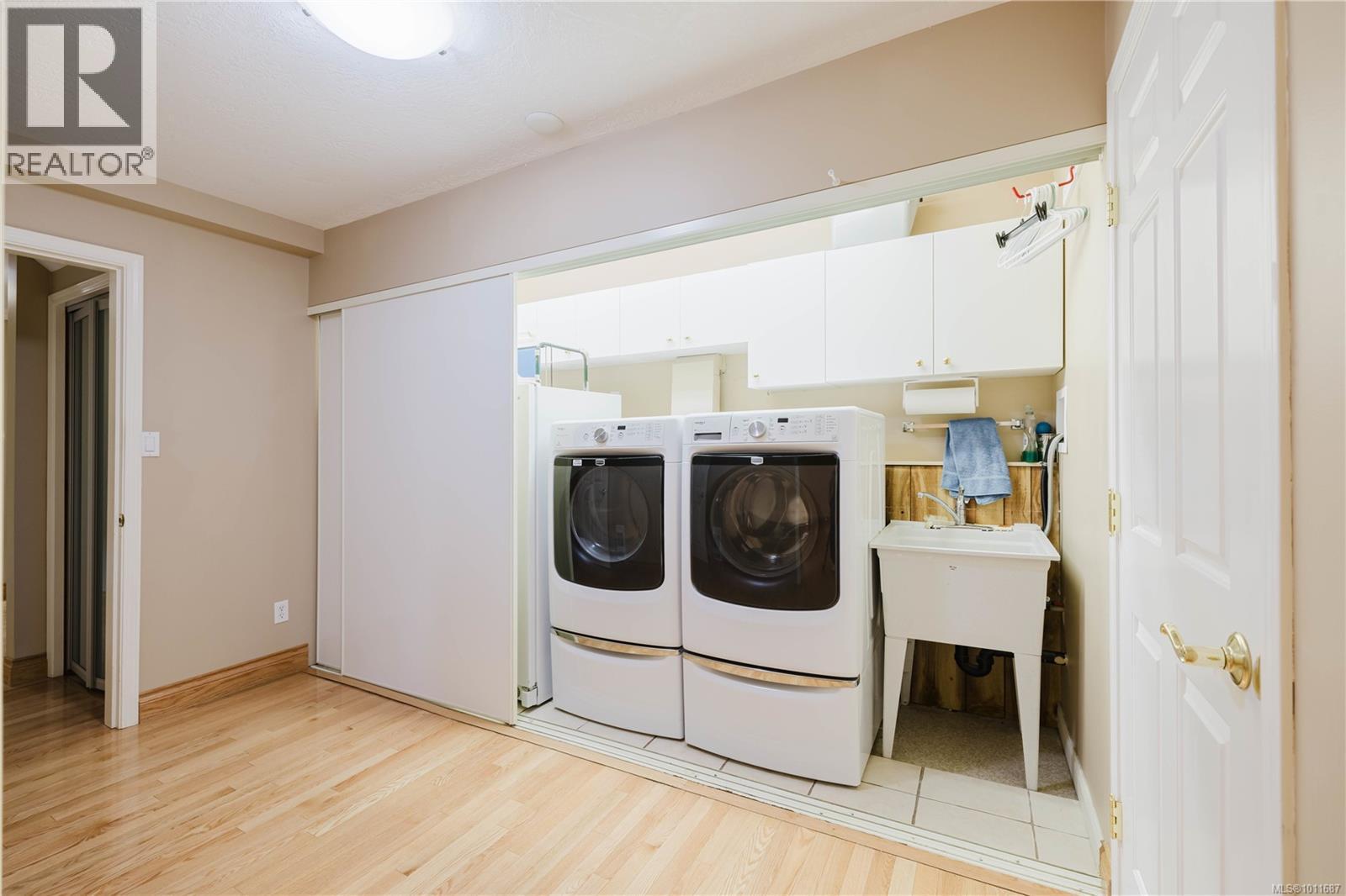Photo 38 of 6912 Bayside Pl, Central Saanich BC