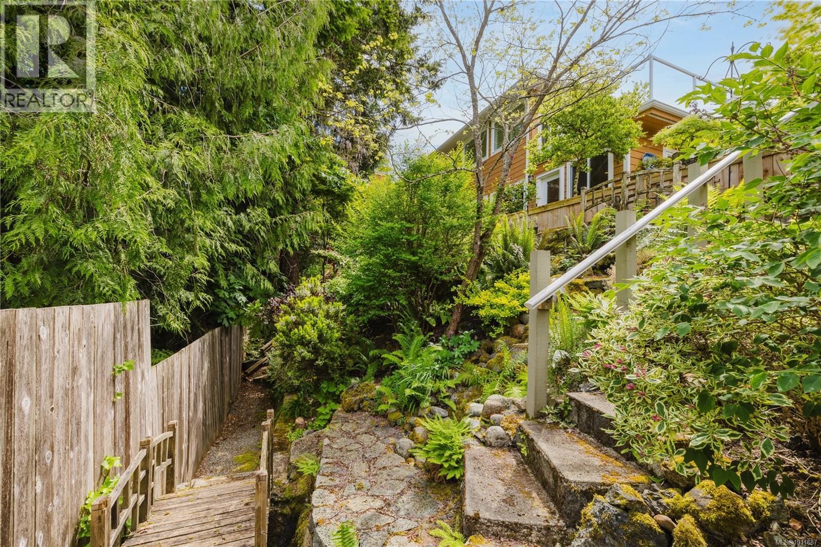 Photo 31 of 6912 Bayside Pl, Central Saanich BC