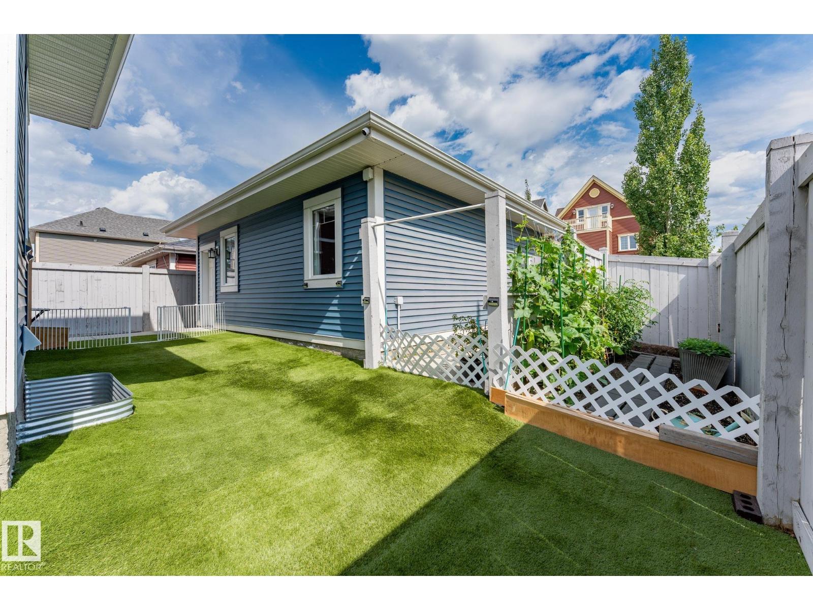 Photo 15 of 5203 Admiral Walter Hose St Nw, Edmonton AB