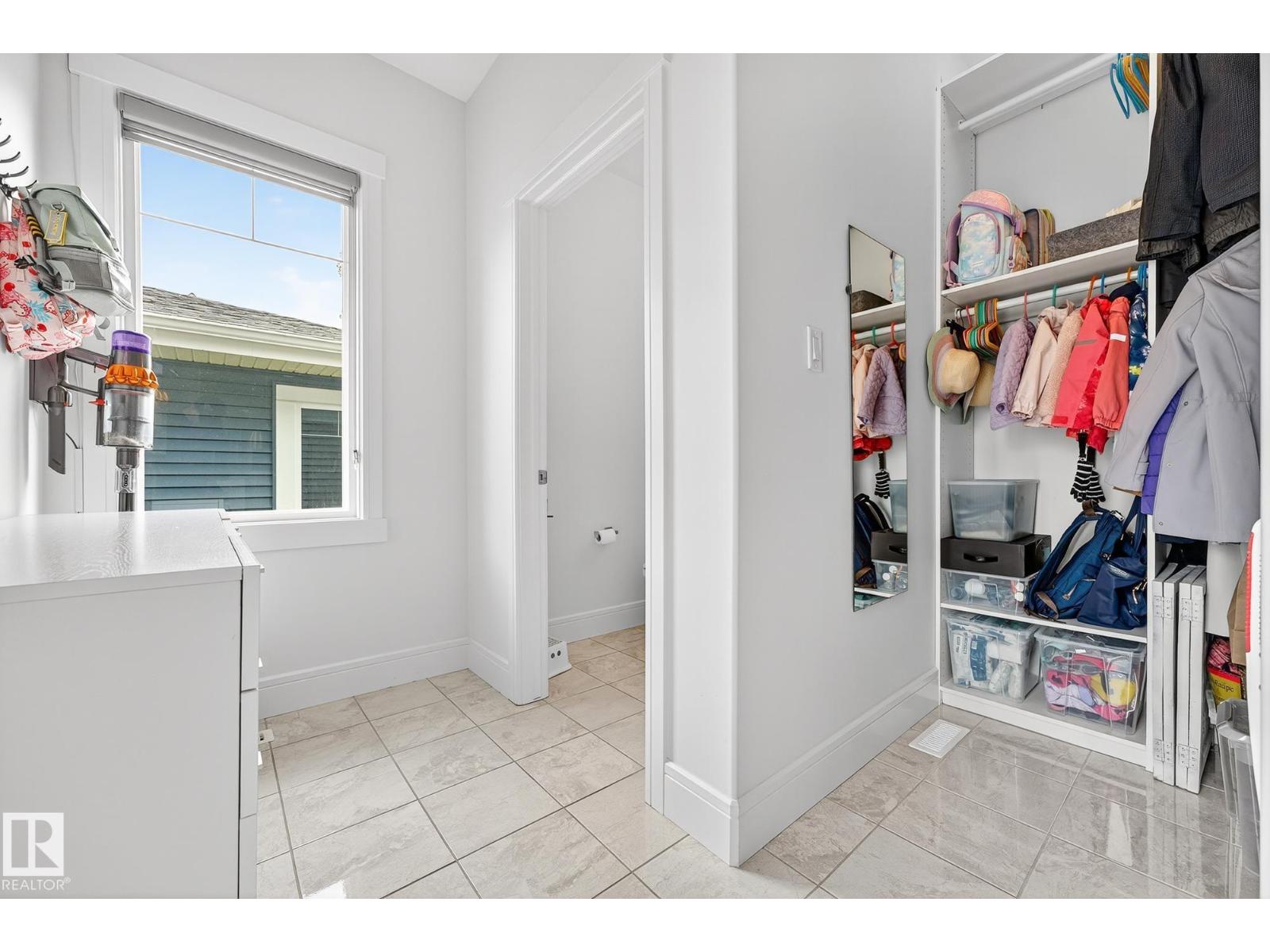Photo 31 of 5203 Admiral Walter Hose St Nw, Edmonton AB