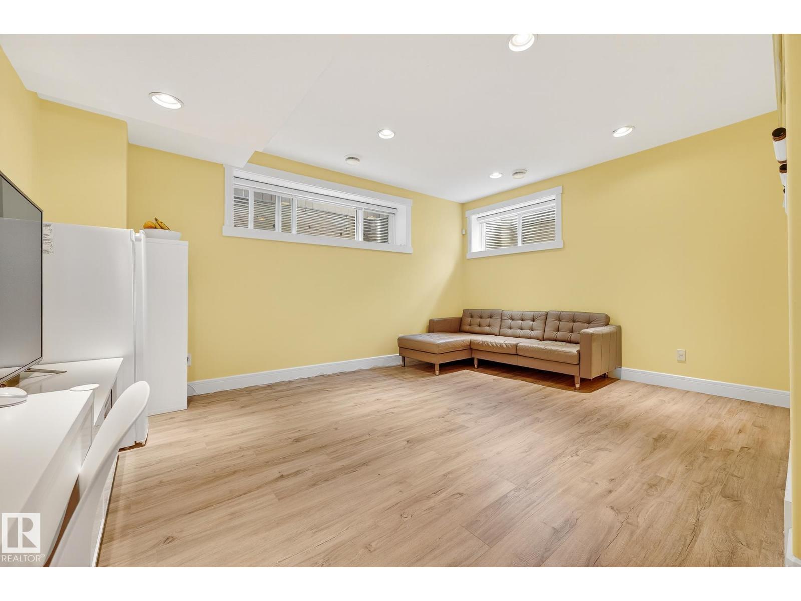 Photo 56 of 5203 Admiral Walter Hose St Nw, Edmonton AB