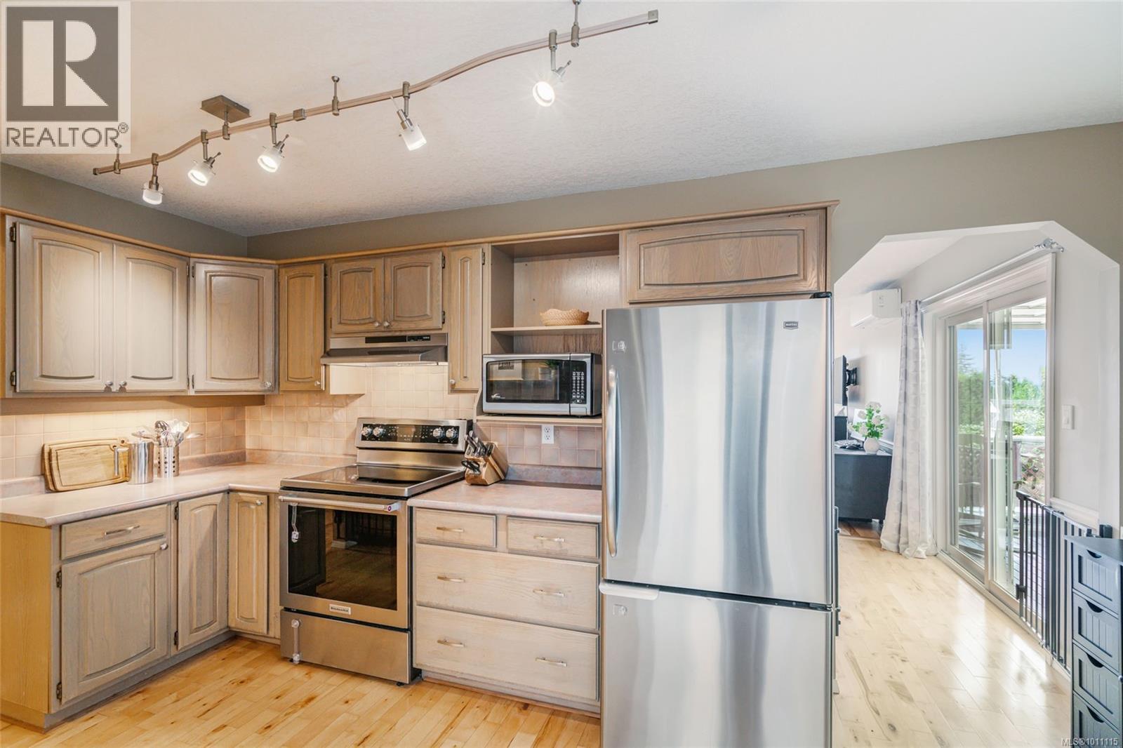 Photo 16 of 2173 Woodthrush Pl, Nanaimo BC