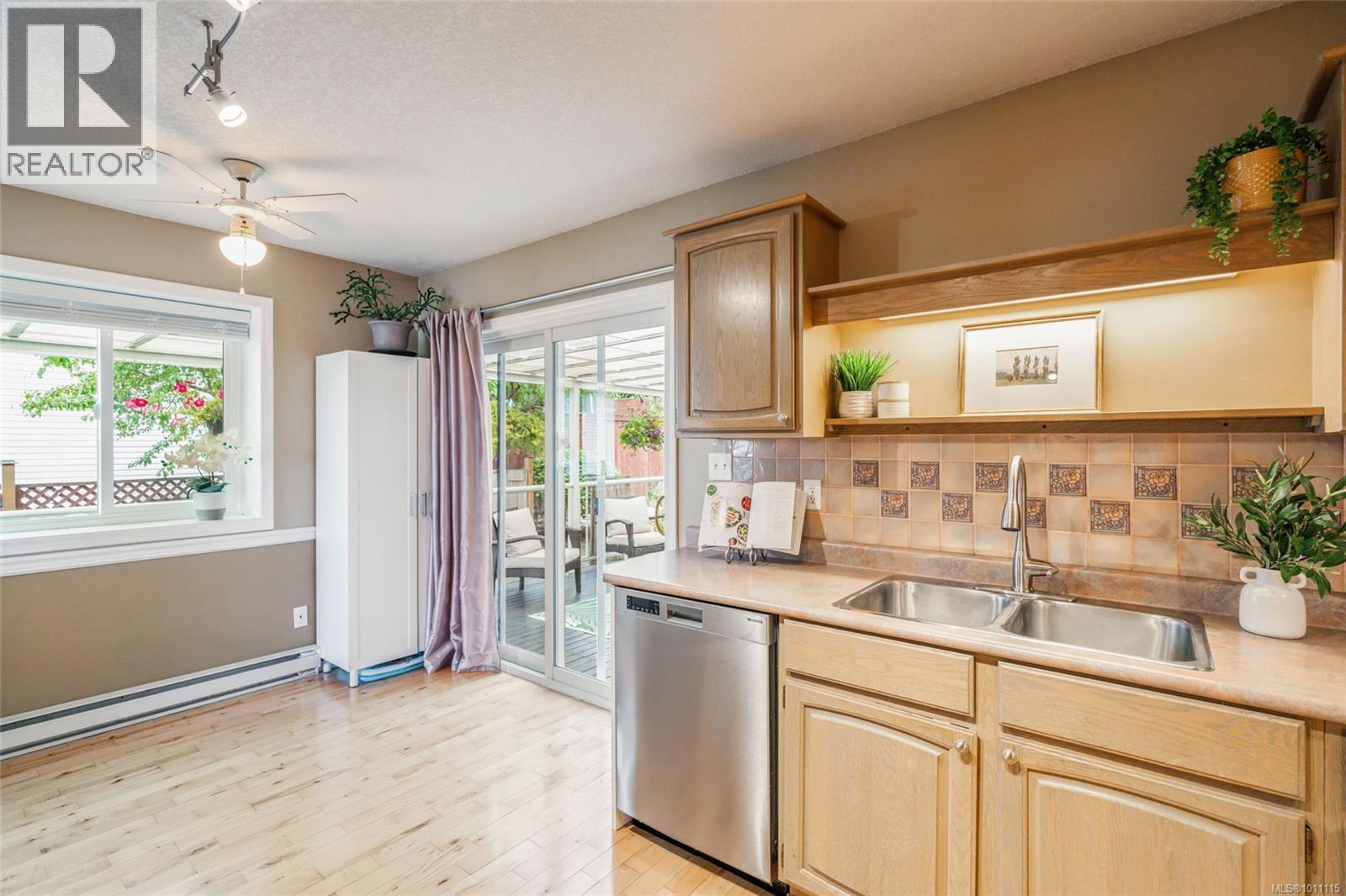 Photo 18 of 2173 Woodthrush Pl, Nanaimo BC