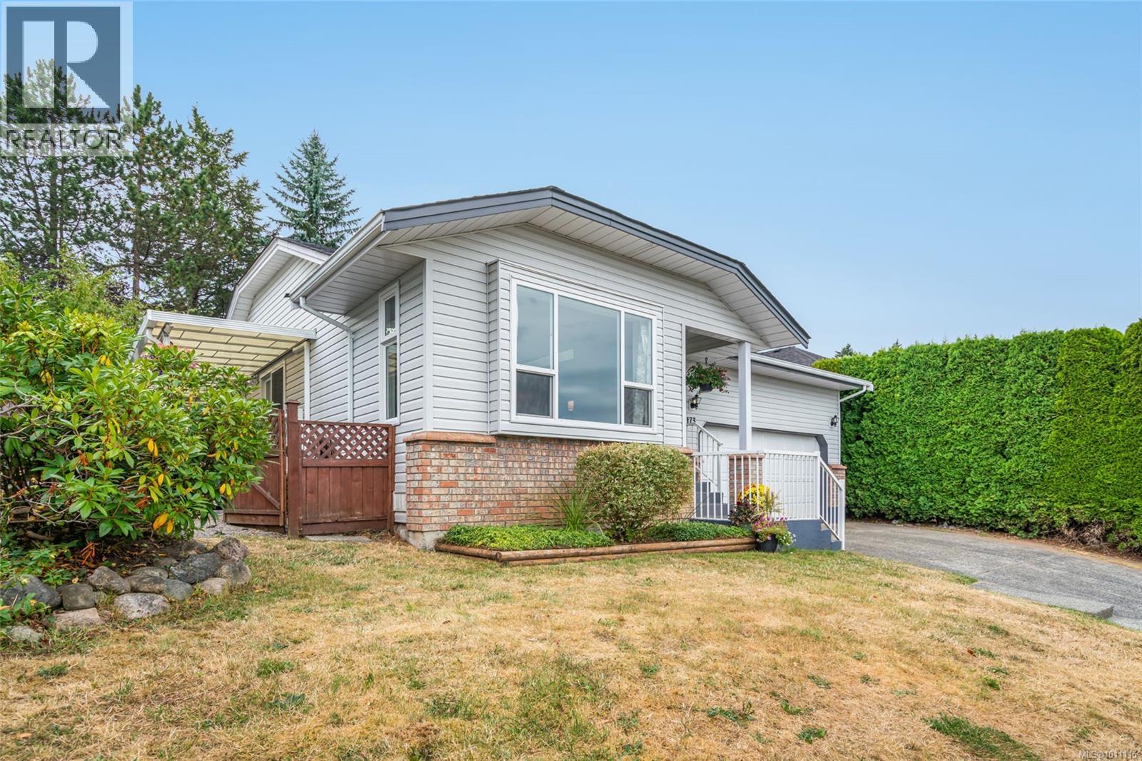 Photo 3 of 2173 Woodthrush Pl, Nanaimo BC