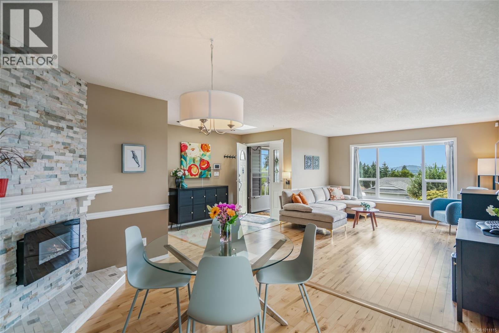 Photo 8 of 2173 Woodthrush Pl, Nanaimo BC