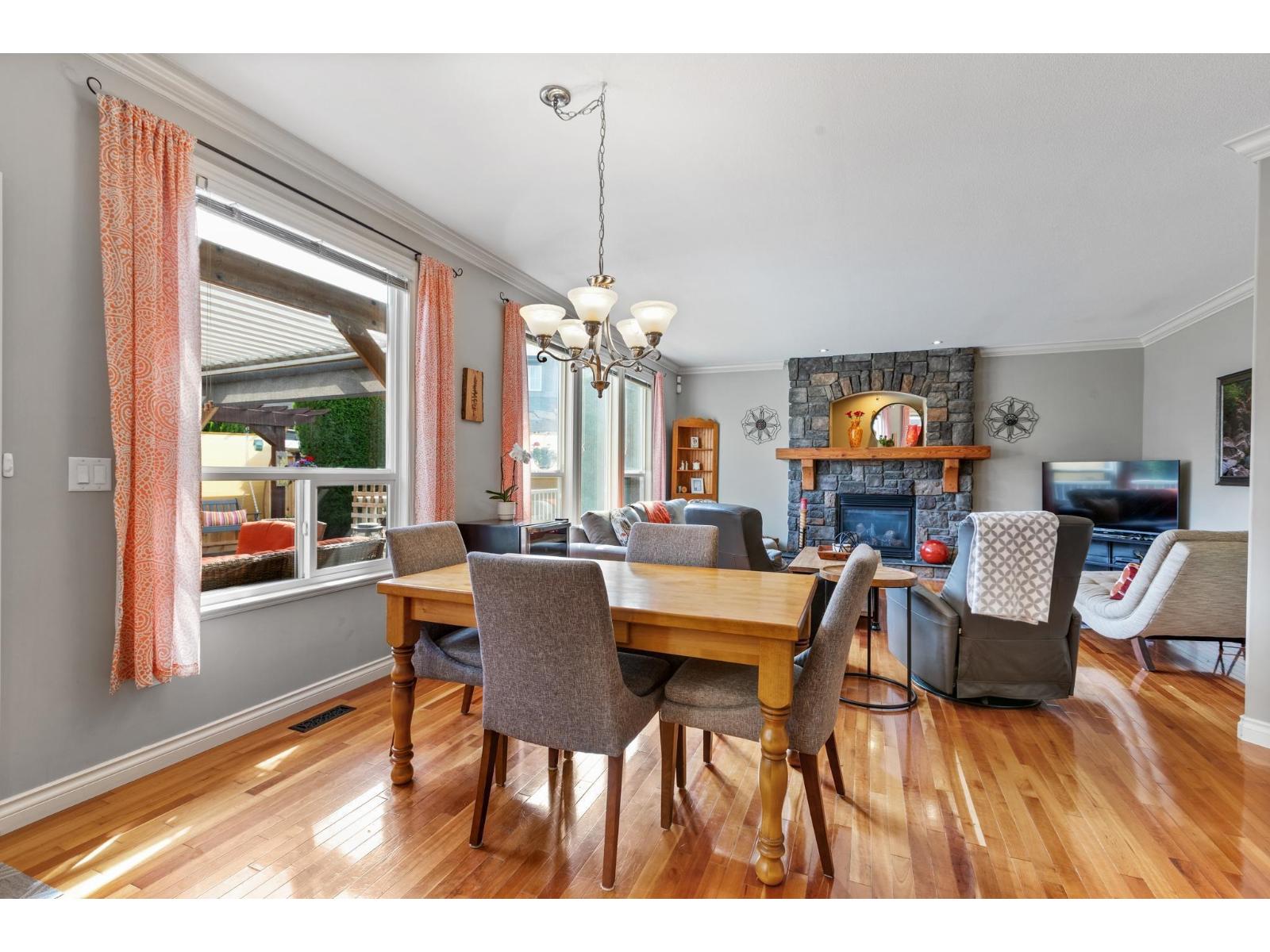 Photo 11 of 22342 50 Avenue, Langley BC