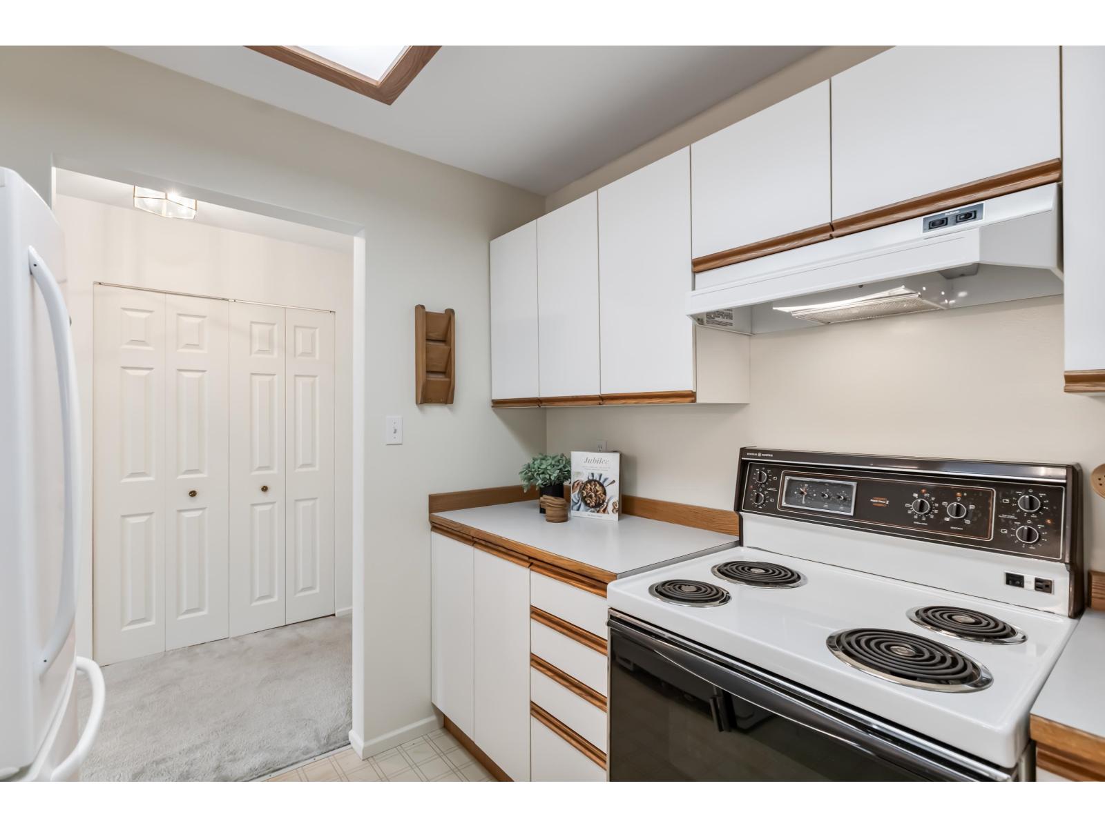 Photo 16 of 307 1273 Merklin Street, White Rock BC