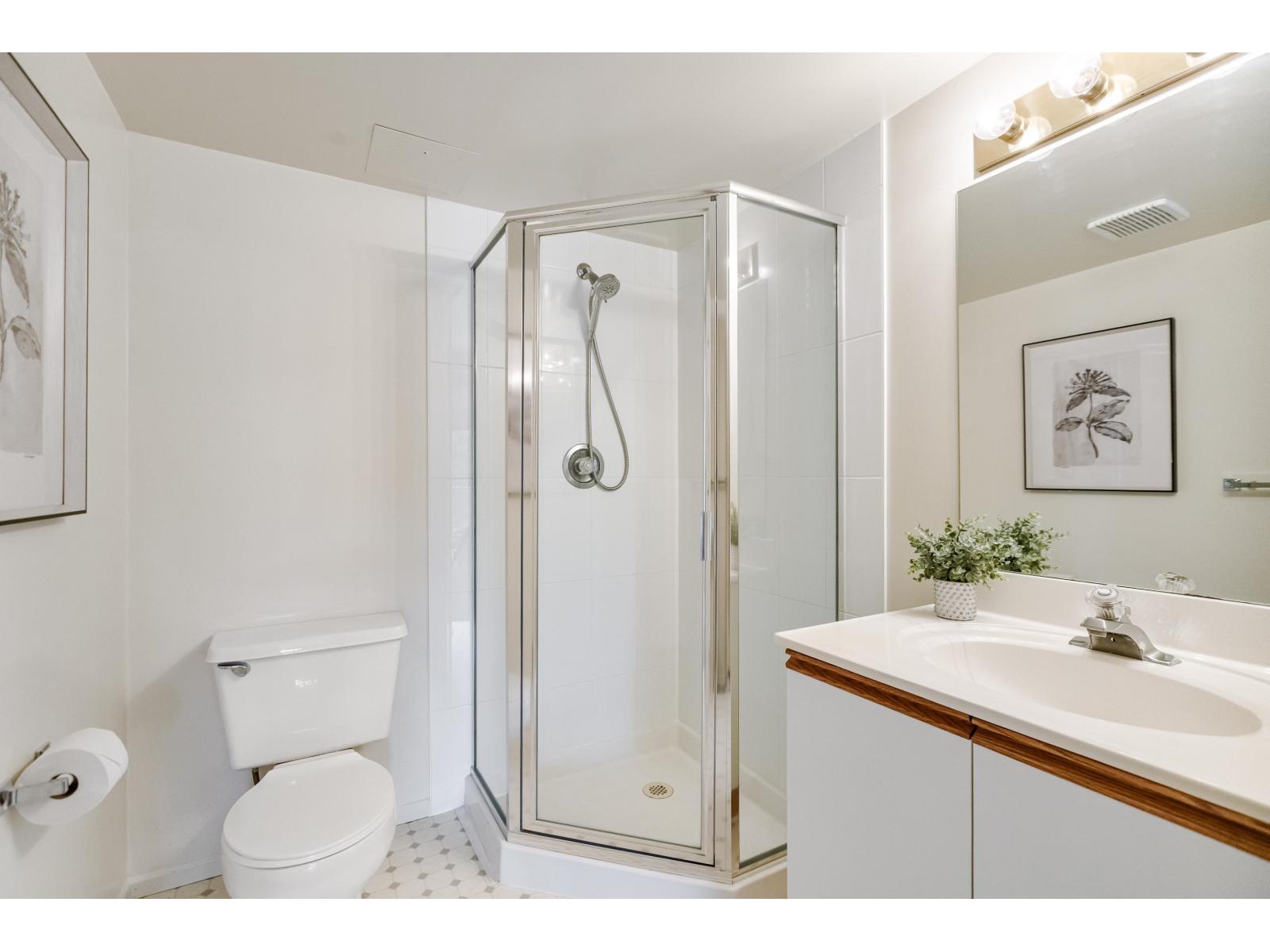 Photo 23 of 307 1273 Merklin Street, White Rock BC