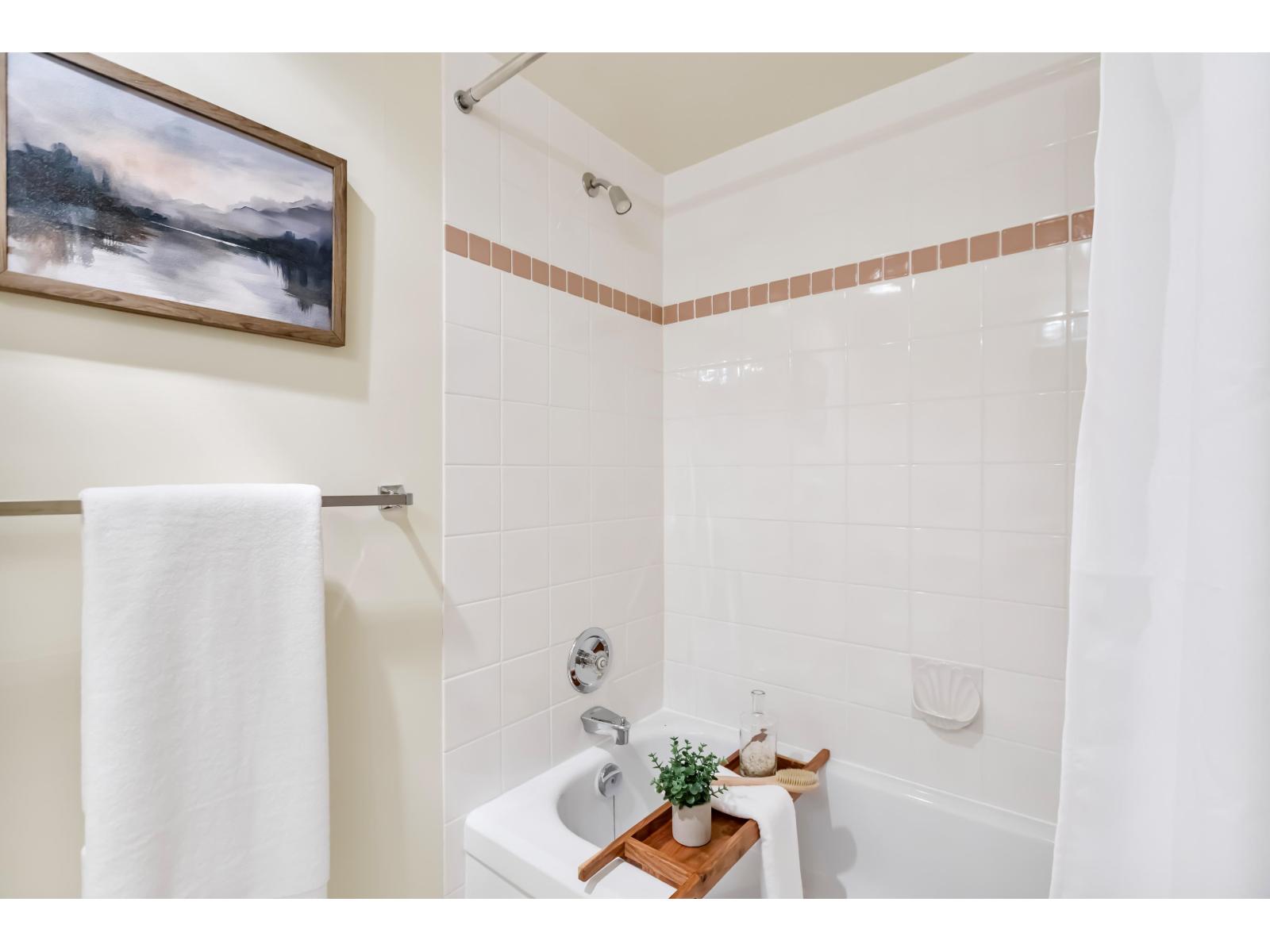 Photo 21 of 307 1273 Merklin Street, White Rock BC