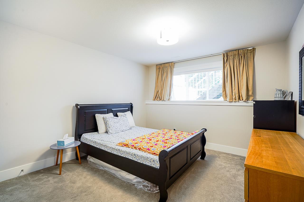 Photo 25 of 10 15989 Mountain View Drive, Surrey BC