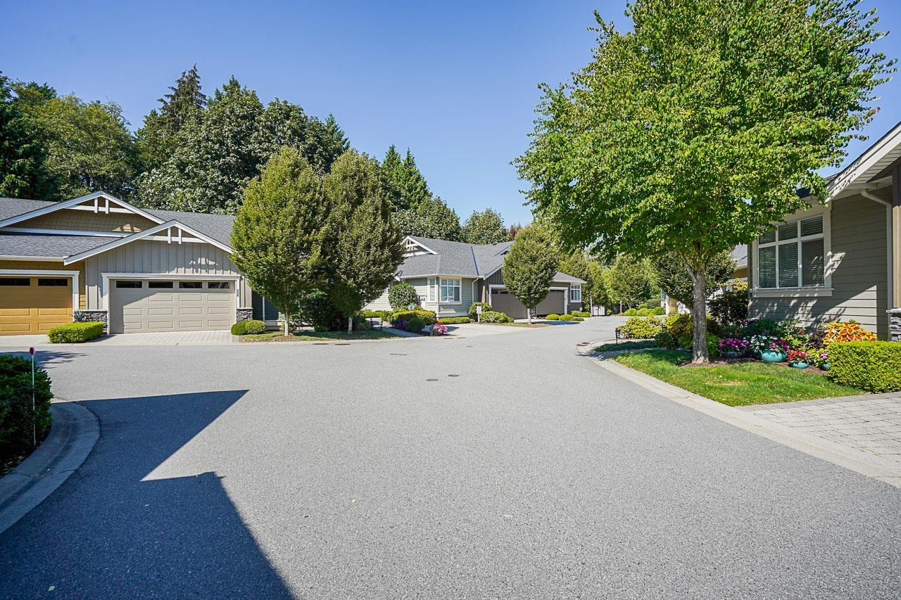Photo 35 of 10 15989 Mountain View Drive, Surrey BC