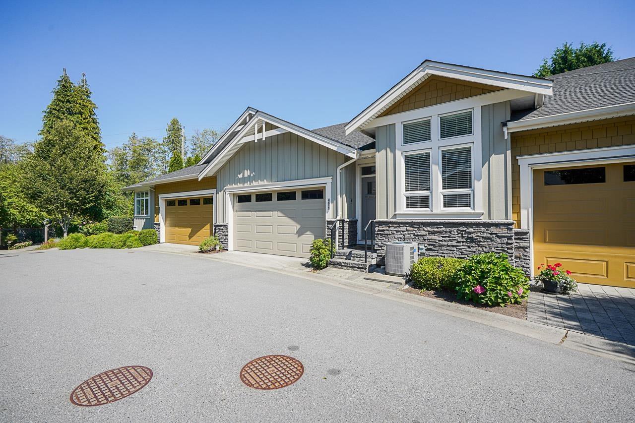 Photo 2 of 10 15989 Mountain View Drive, Surrey BC