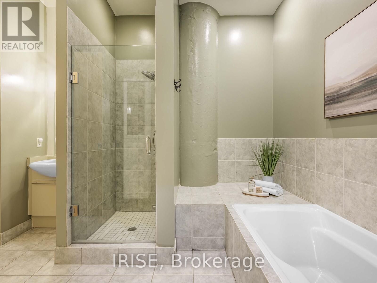 Photo 13 of 939 155 Dalhousie Street, Toronto ON