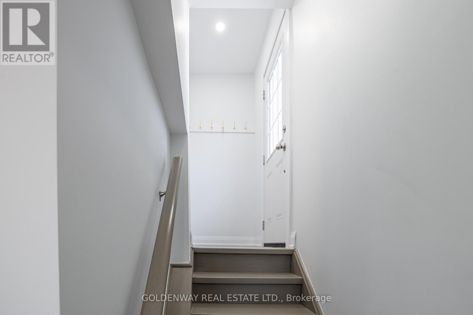 Photo 4 of Lower 30 Mendip Crescent, Toronto ON