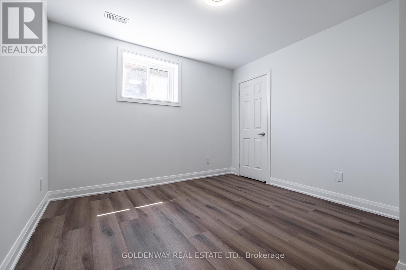 Photo 5 of Lower 30 Mendip Crescent, Toronto ON