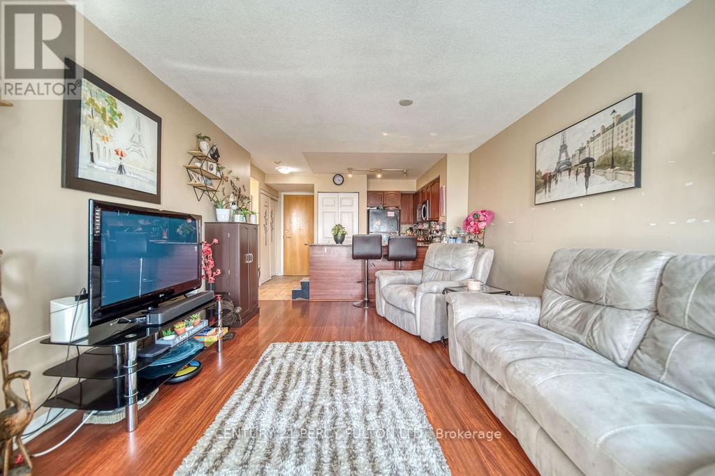Photo 17 of 911 340 Watson Street W, Whitby ON