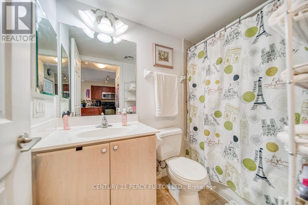 Photo 21 of 911 340 Watson Street W, Whitby ON
