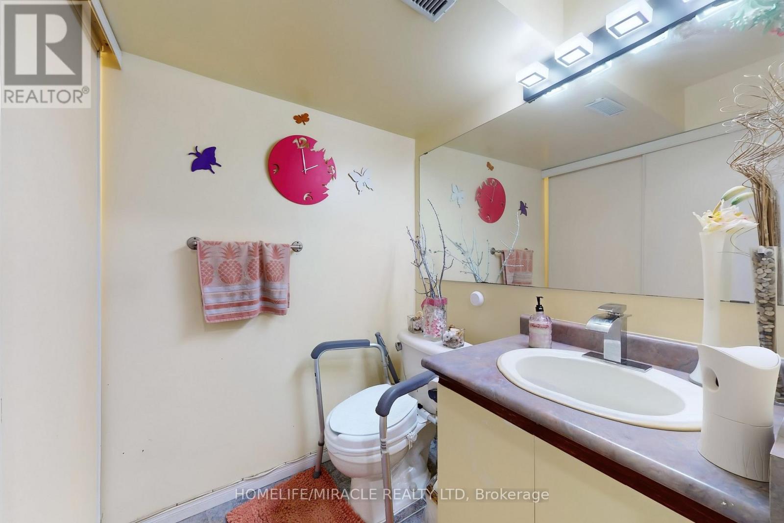 Photo 39 of 8 57 Hedge End Road, Toronto ON