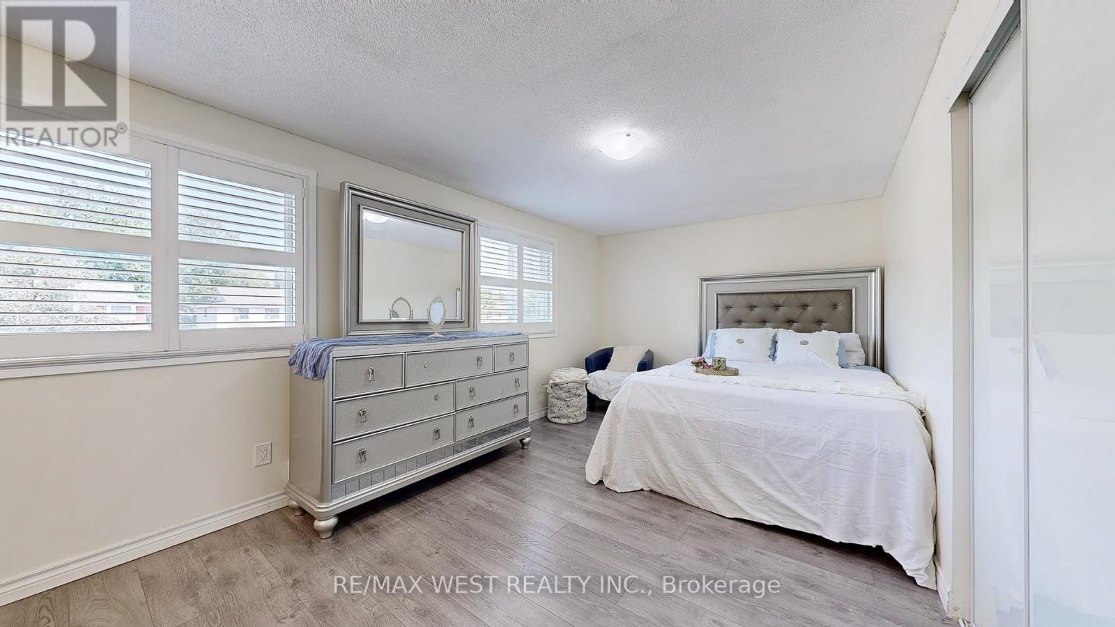 Photo 22 of 325 Killarney Court, Oshawa ON