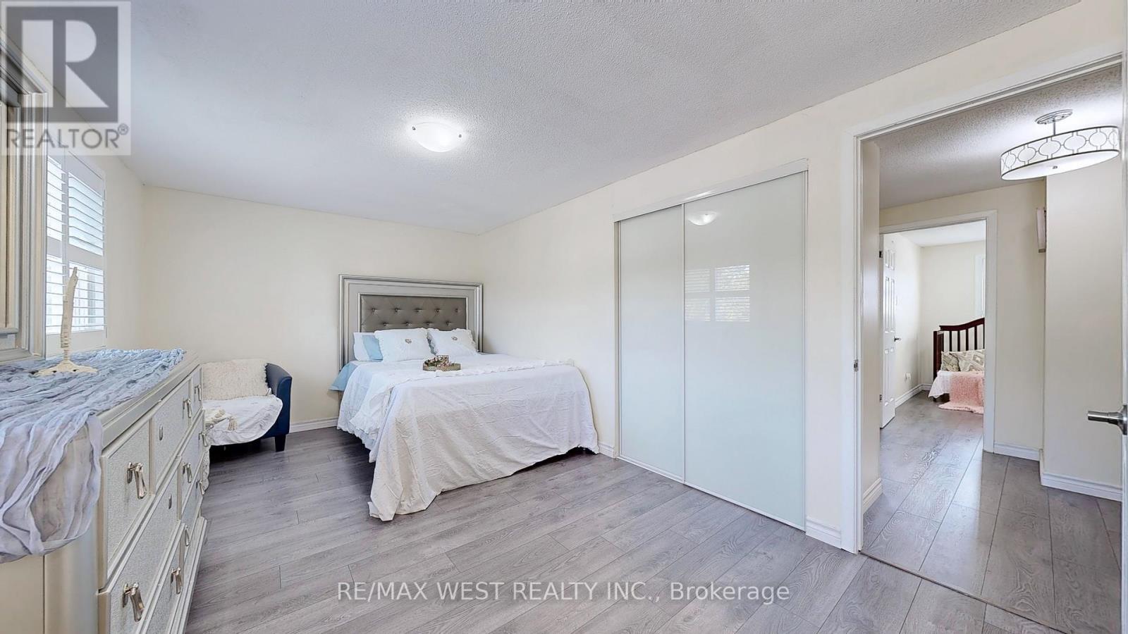 Photo 24 of 325 Killarney Court, Oshawa ON