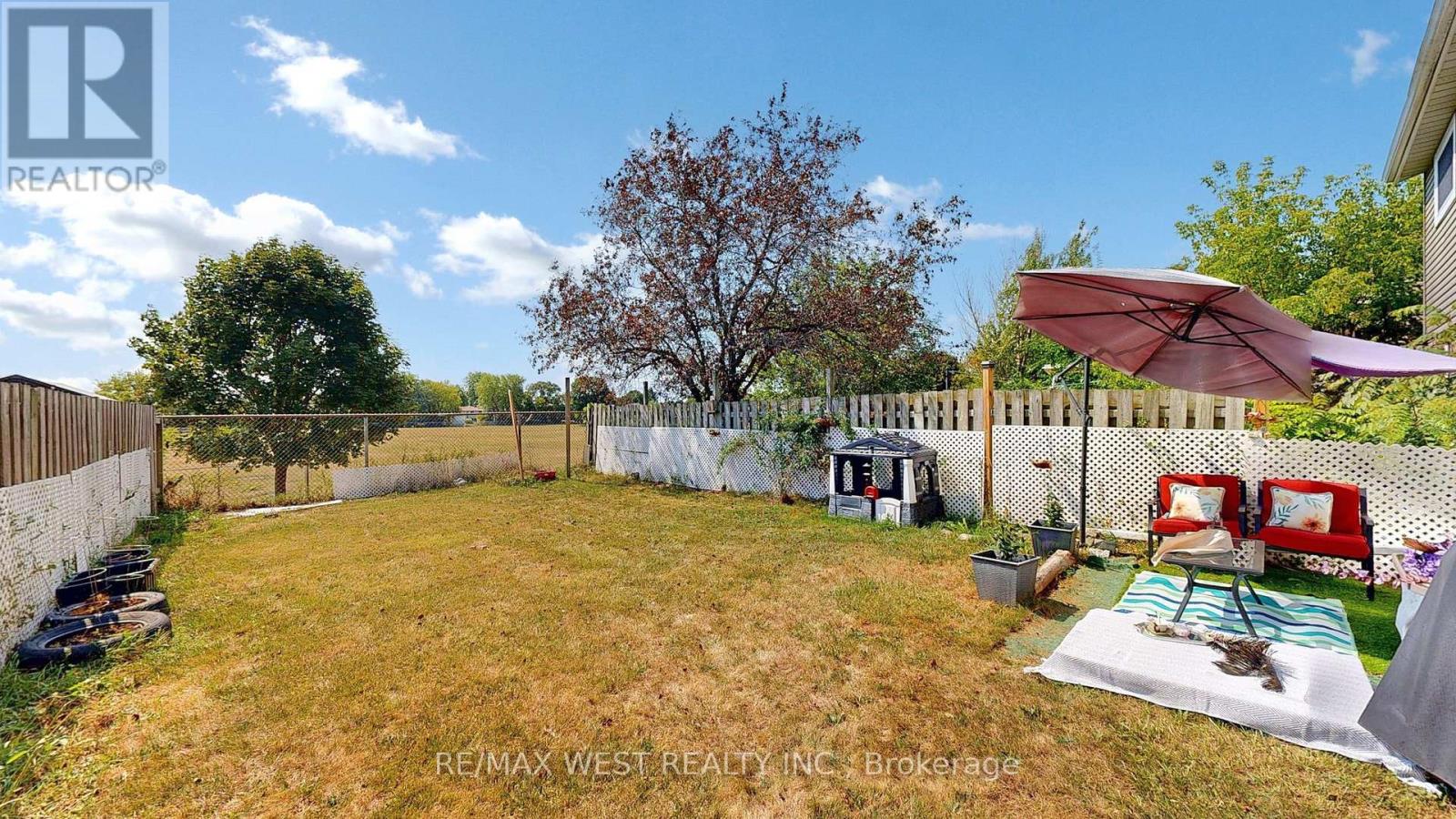 Photo 49 of 325 Killarney Court, Oshawa ON