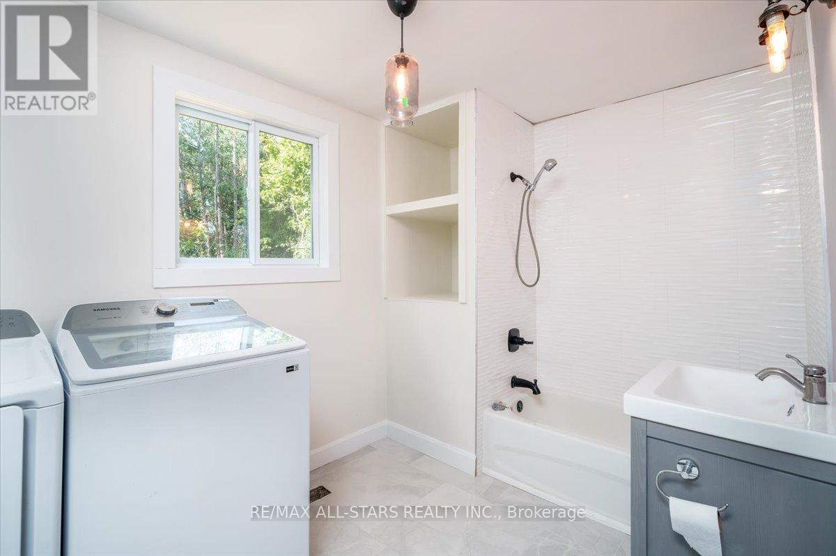 Photo 7 of 489 Bay Street, Brock ON