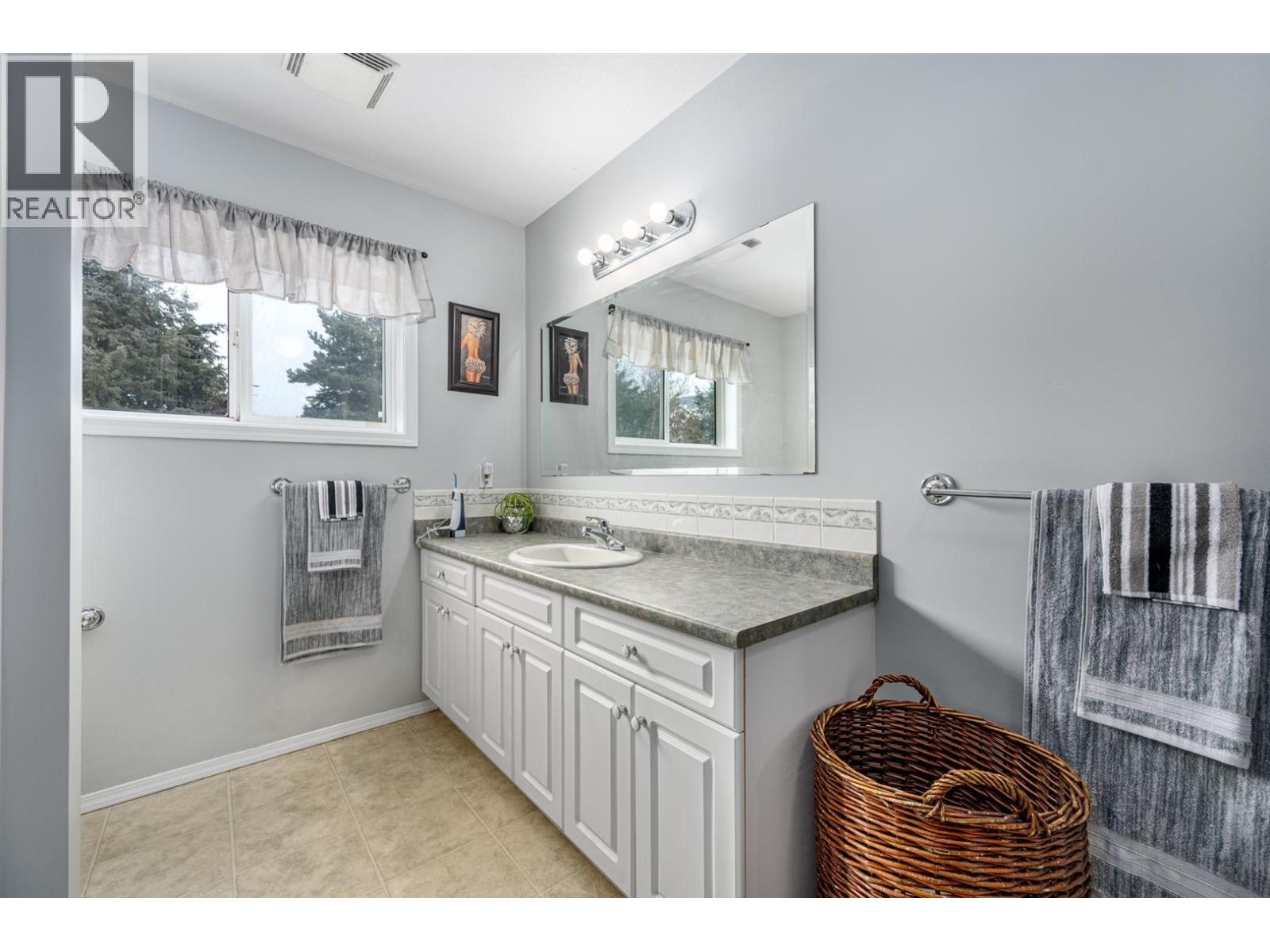 Photo 17 of 5976 Vla Road, Chase BC