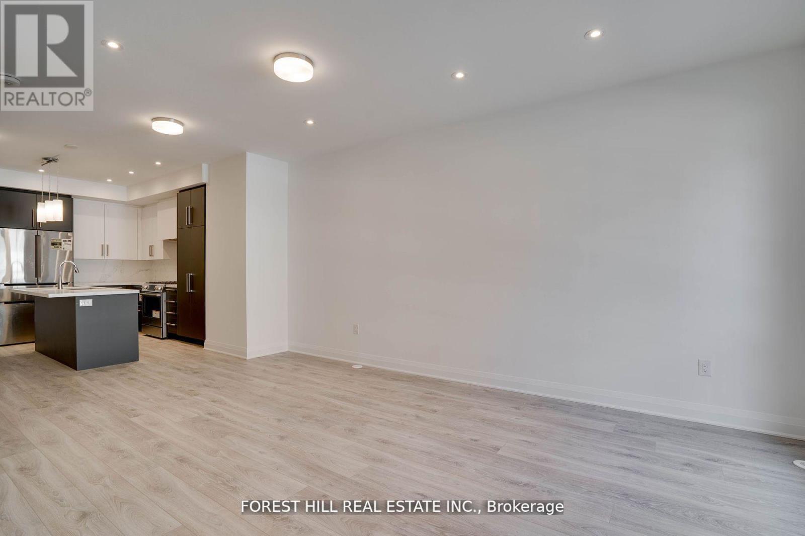 Photo 2 of 16 Chesley Street, Vaughan ON