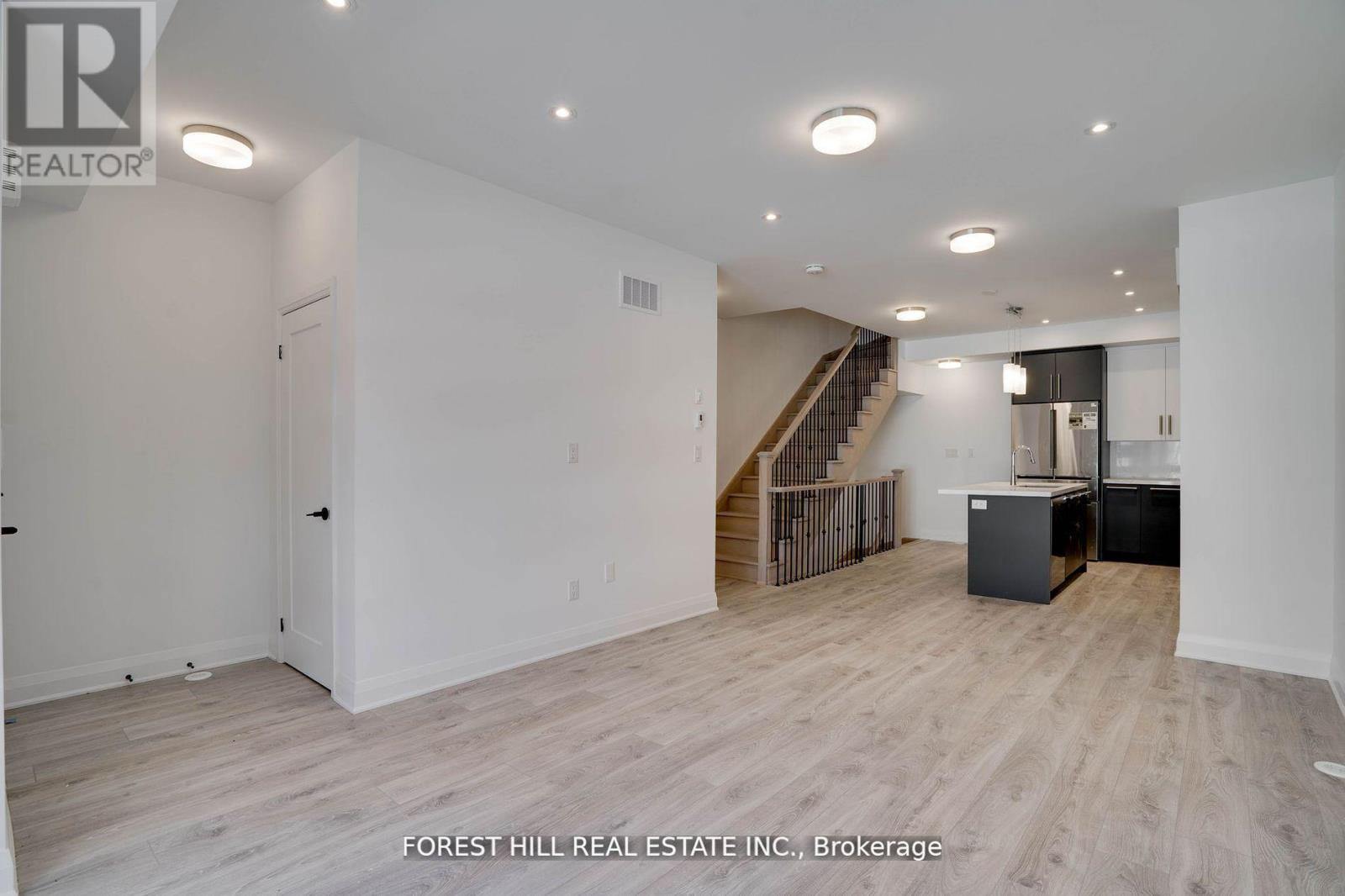 Photo 3 of 16 Chesley Street, Vaughan ON