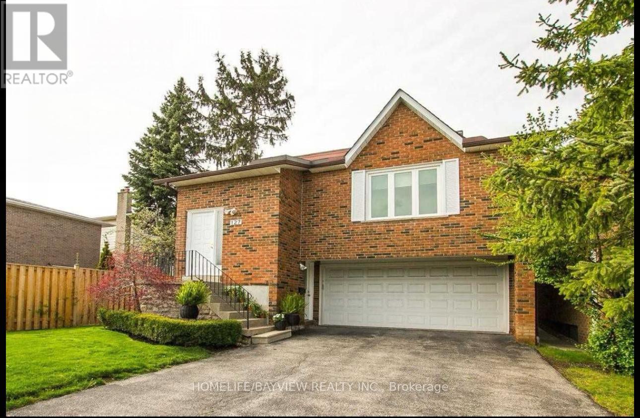 Photo 1 of 127 Holm Crescent, Markham ON