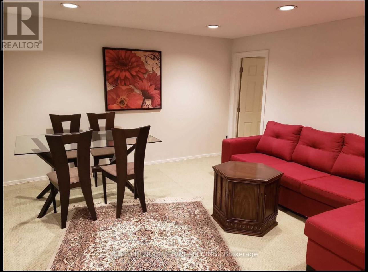 Photo 2 of 127 Holm Crescent, Markham ON