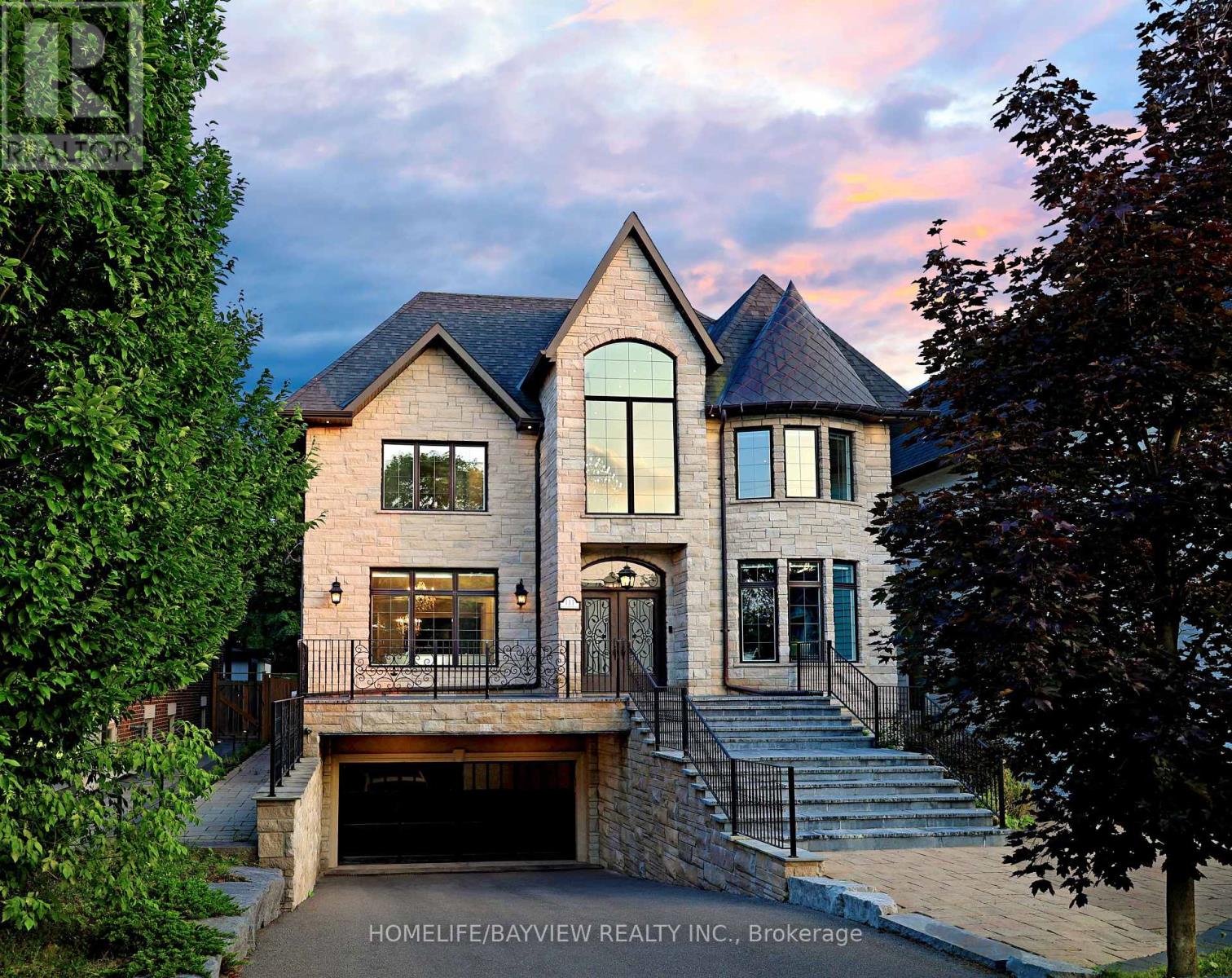 Photo 1 of 111 Hillview Road, Aurora ON