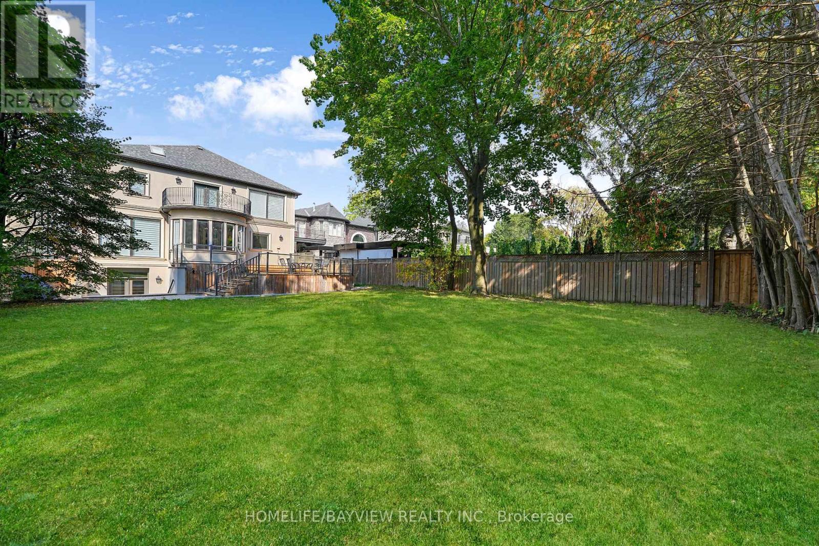 Photo 40 of 111 Hillview Road, Aurora ON