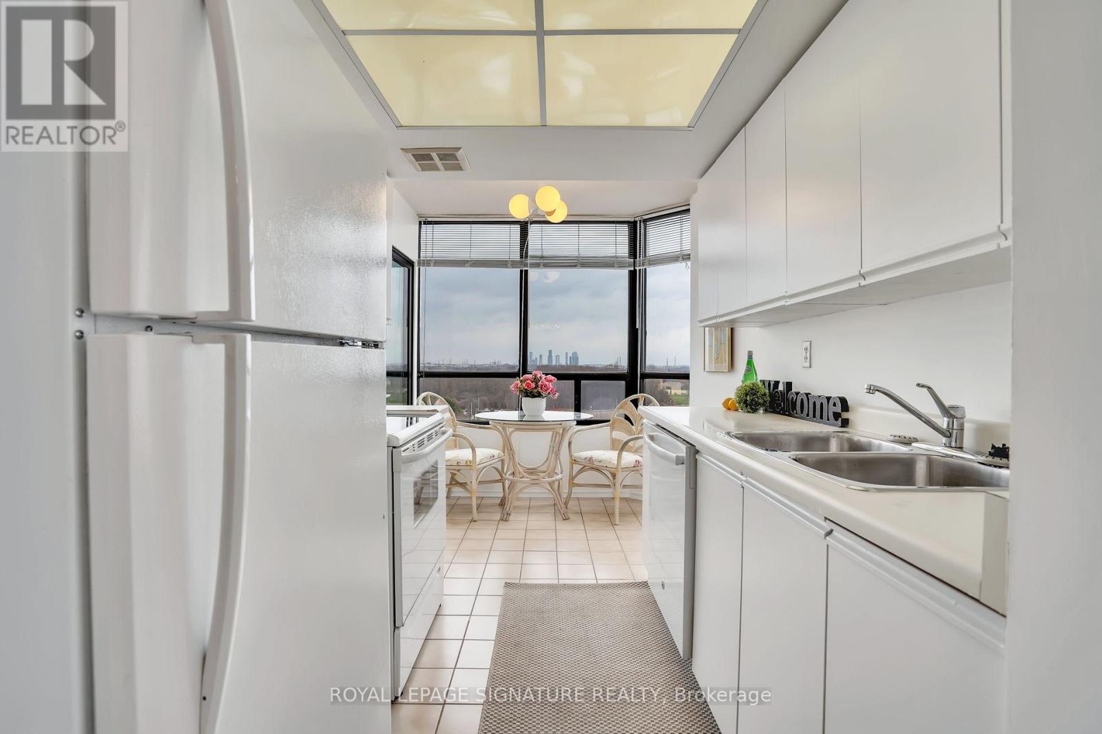 Photo 13 of 903 7440 Bathurst Street, Vaughan ON