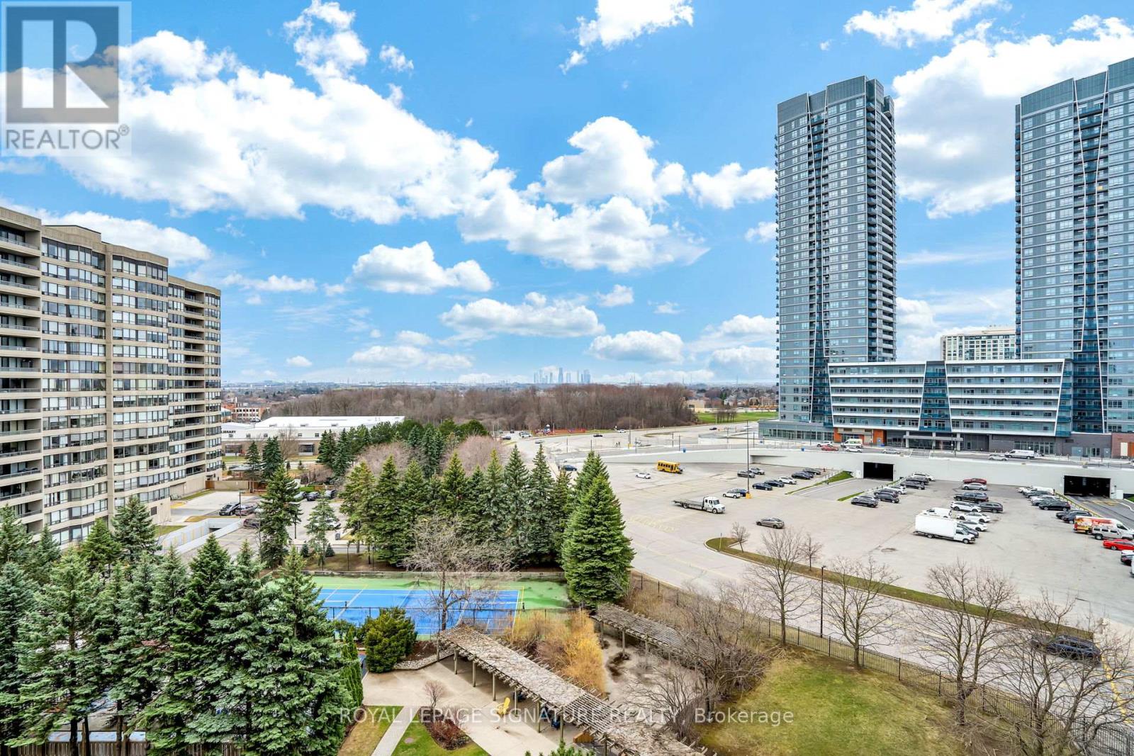 Photo 32 of 903 7440 Bathurst Street, Vaughan ON