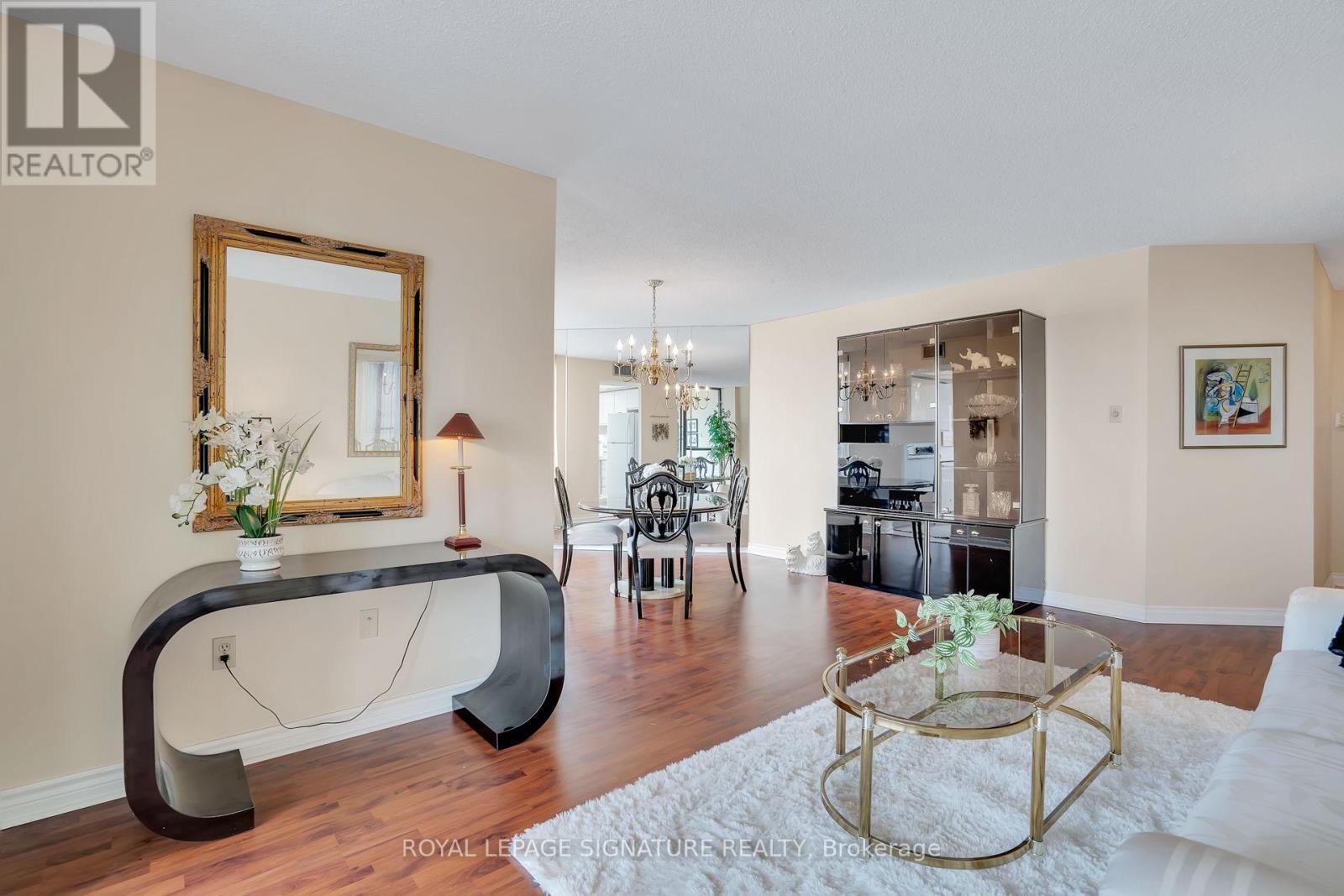 Photo 7 of 903 7440 Bathurst Street, Vaughan ON