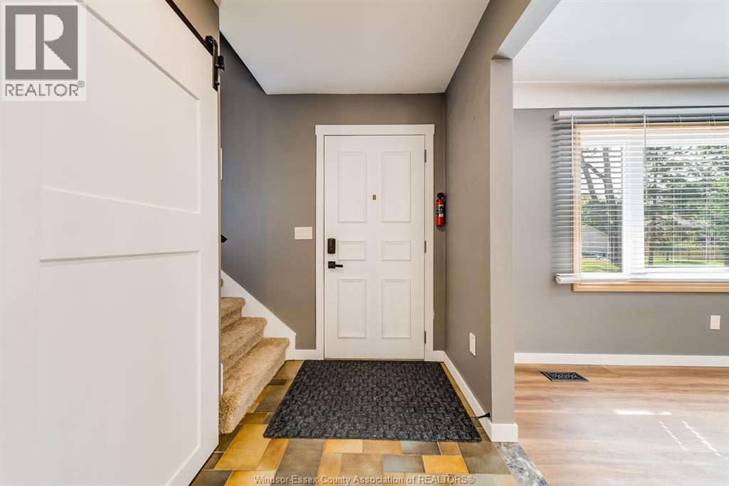Photo 7 of 123 Dahinda Drive, Harrow ON