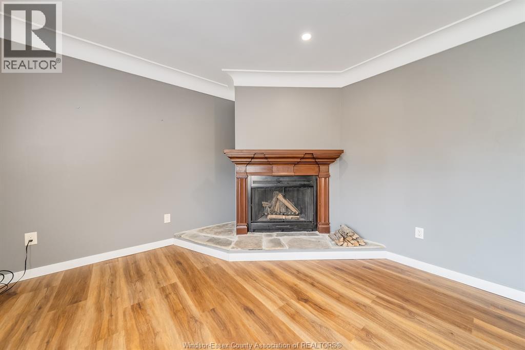 Photo 10 of 123 Dahinda Drive, Harrow ON