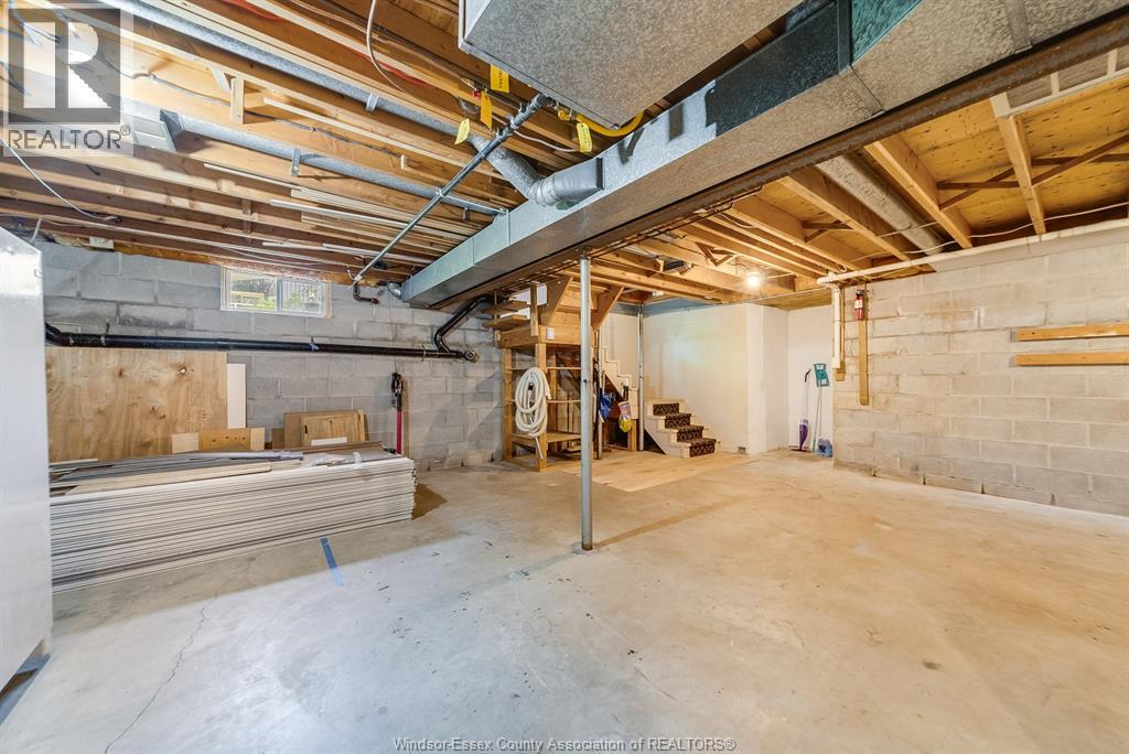Photo 34 of 123 Dahinda Drive, Harrow ON