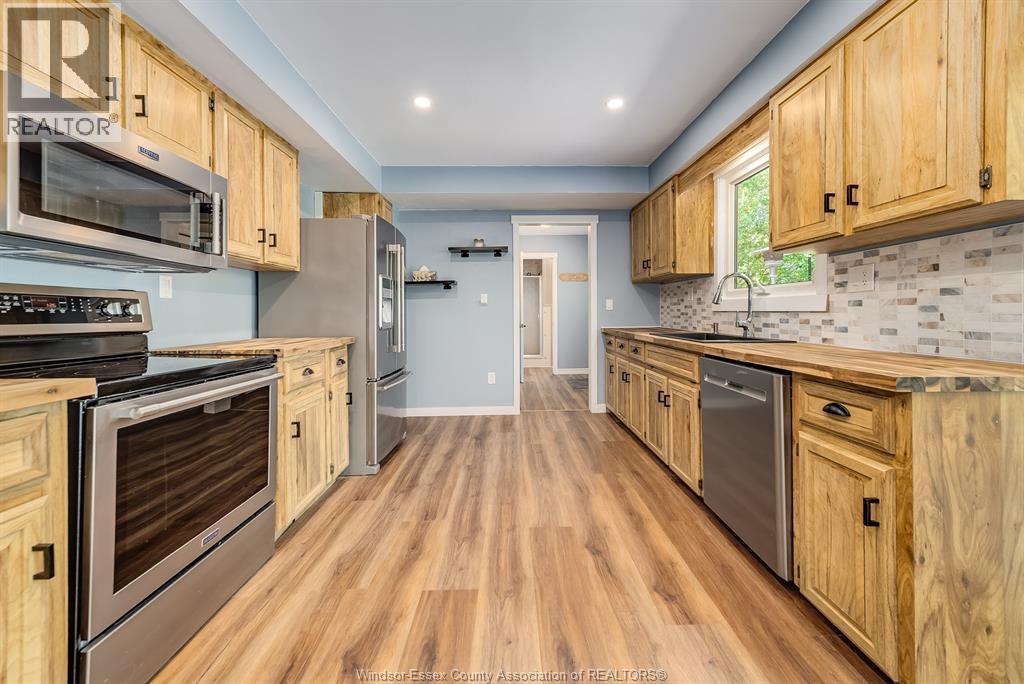 Photo 17 of 123 Dahinda Drive, Harrow ON