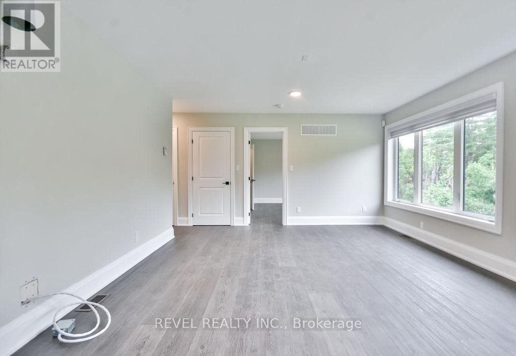 Photo 8 of 4 Clydesdale Court, Oromedonte ON