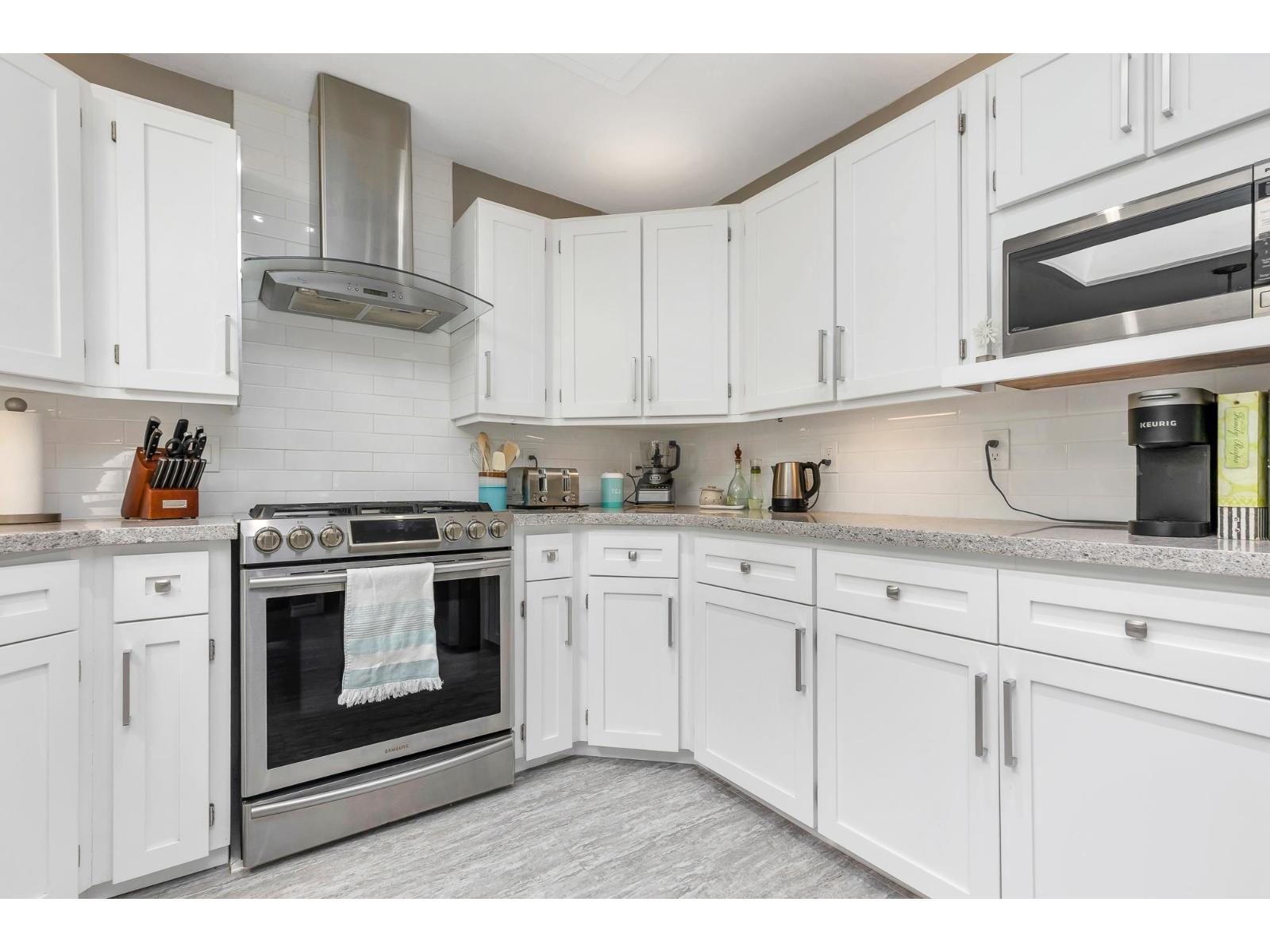 Photo 9 of 4582 217 B Street, Langley BC