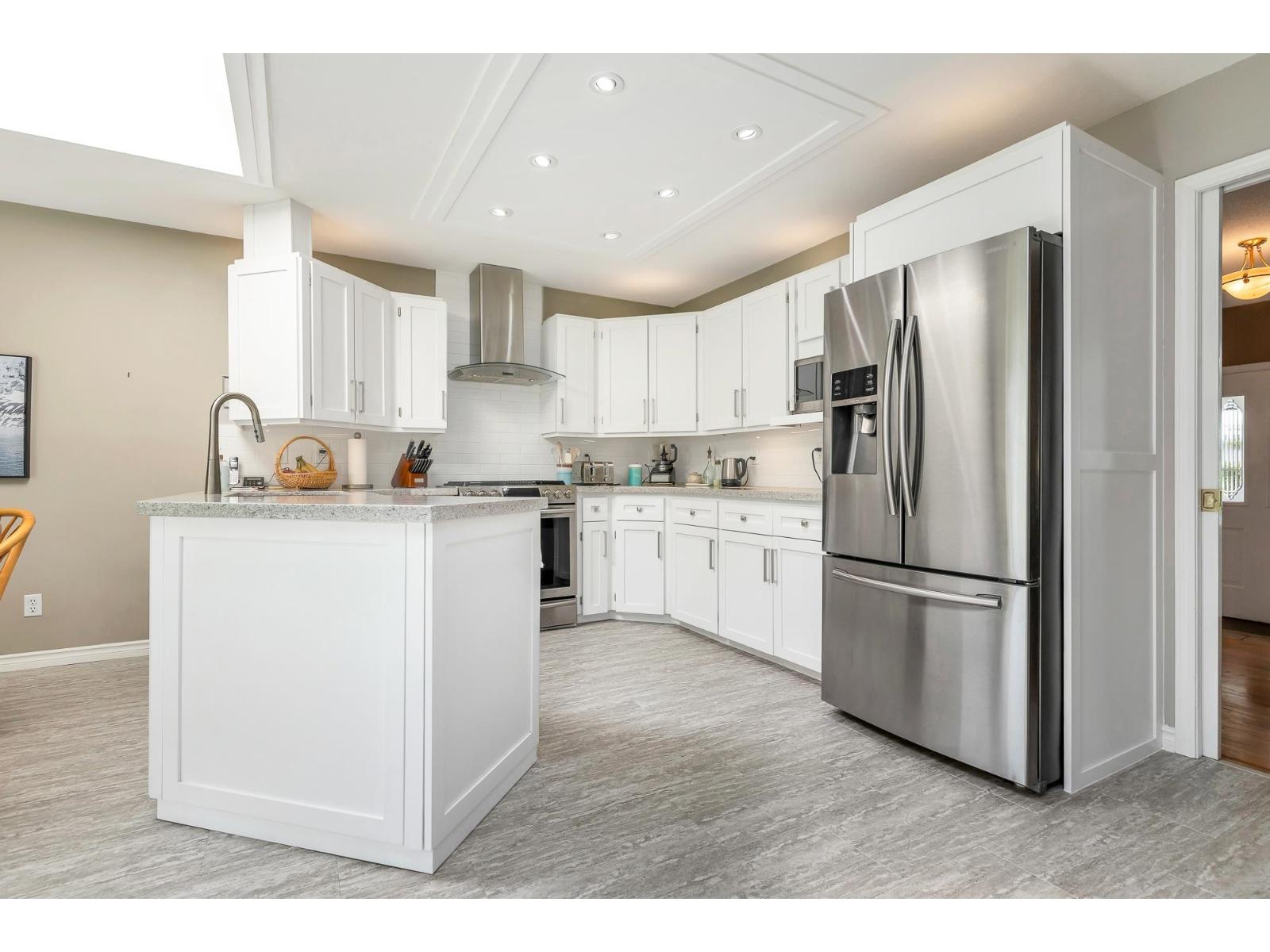 Photo 5 of 4582 217 B Street, Langley BC
