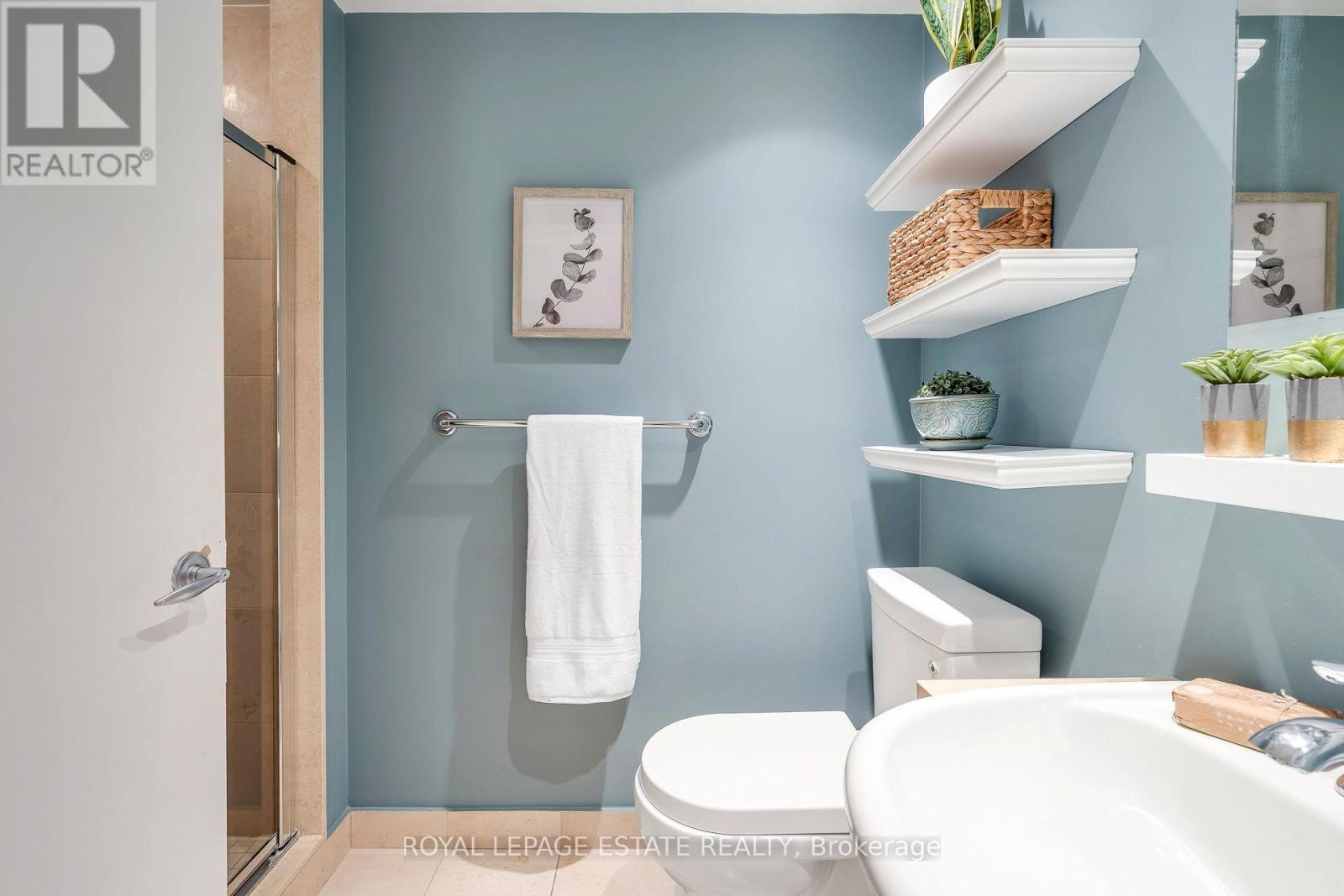 Photo 12 of 402 218 Queens Quay W, Toronto ON