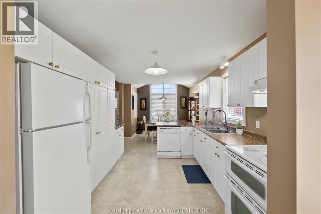 Photo 49 of 154 Semenyn Avenue Unit 24, Chatham ON