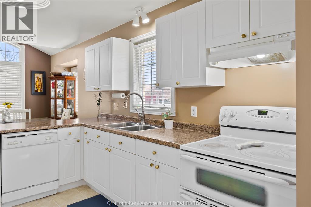 Photo 22 of 154 Semenyn Avenue Unit 24, Chatham ON