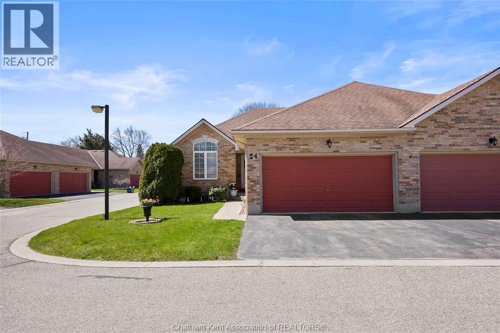 Photo 13 of 154 Semenyn Avenue Unit 24, Chatham ON